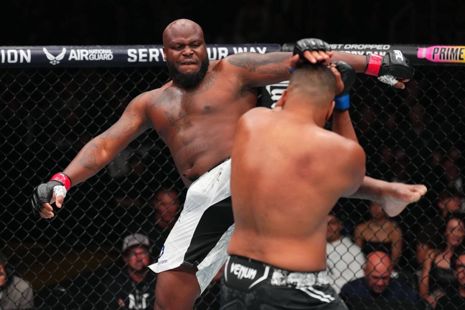 Derrick Lewis Removes Pants & Moons Crowd After Win at UFC Fight Night