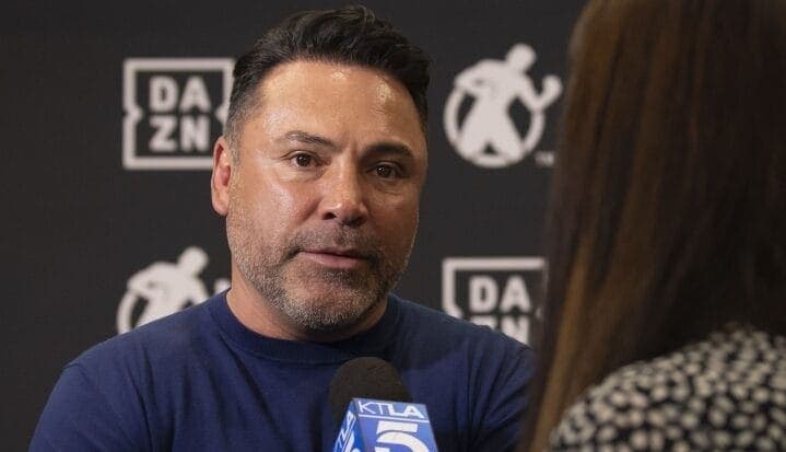 De La Hoya Slams The IBF For Stripping Crawford
