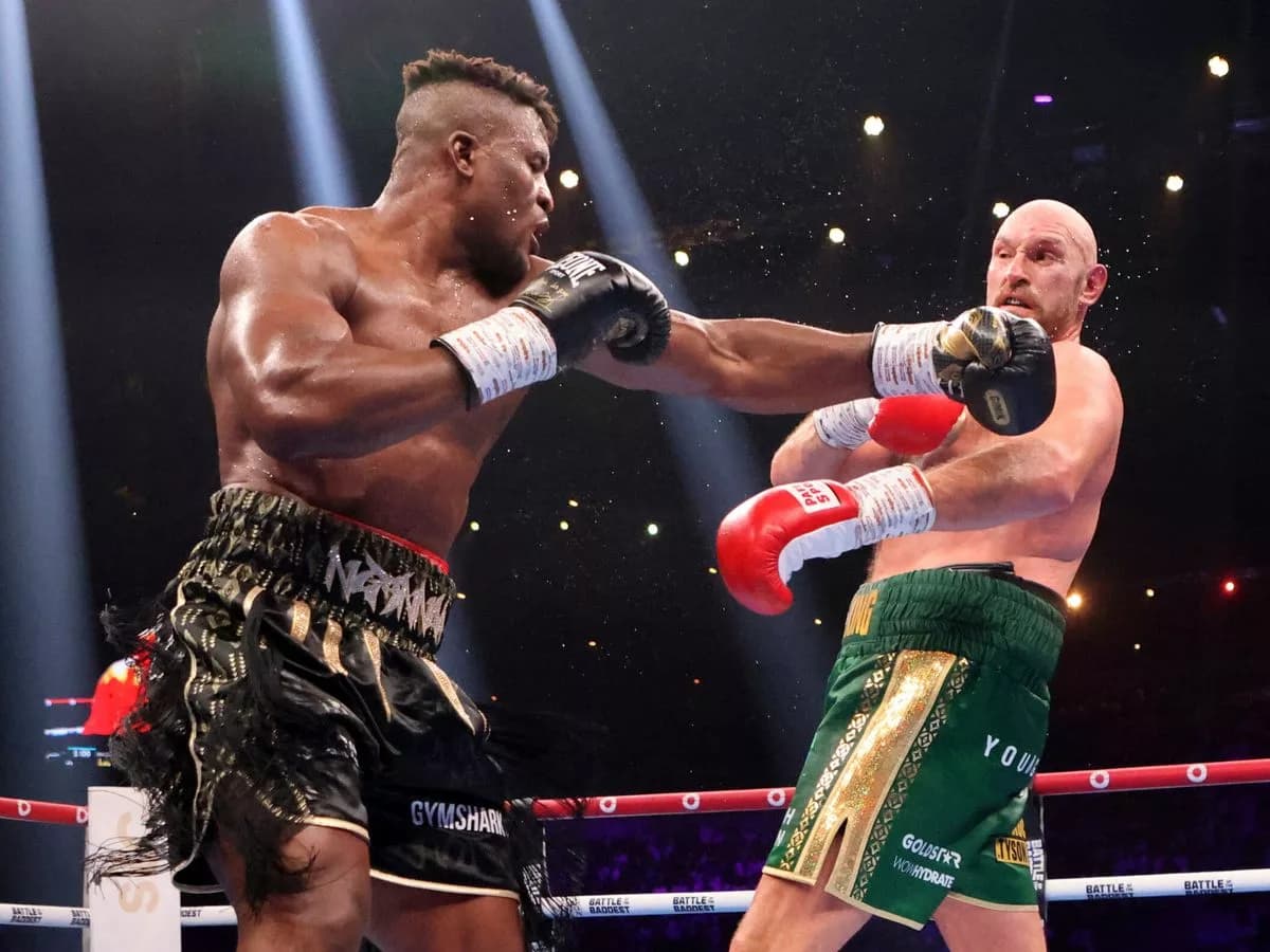 Johnny Nelson: Tyson Fury Is ‘Getting Turned Over In The Gym'