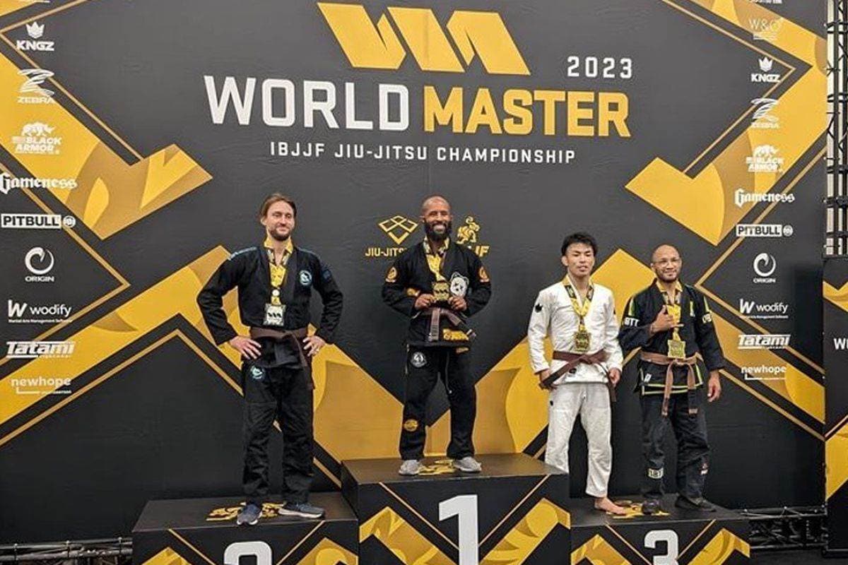 Mighty Mouse Continues to Build Claim to Being World’s Best Combat Athlete