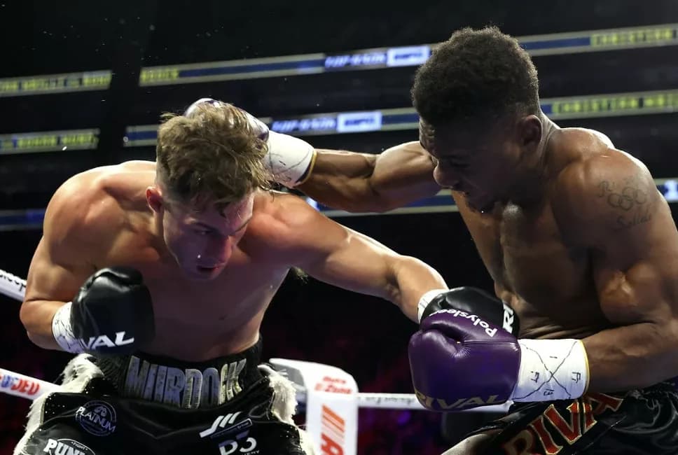 Mbilli Stops Murdock After The Sixth; Moloney Retains His WBO Bantamweight Belt