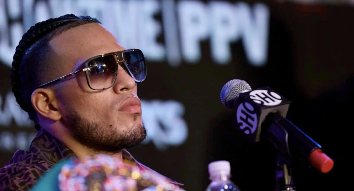 Mayweather Tells Benavidez To Forget About Canelo – ‘Wait Your Turn'