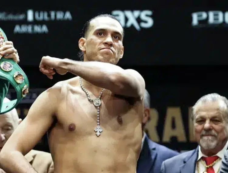 Benavidez Says Canelo Ducked Him After He Agreed To His Terms – ‘Just Speaks Volumes'