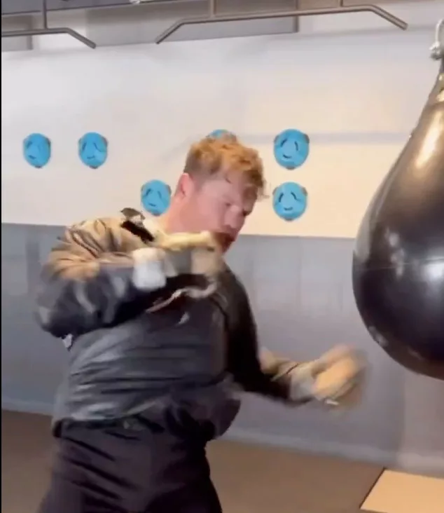 Canelo Breaking Ribs On Latest Training Footage – ‘Beast Mode, He's Sleeping Benavidez'