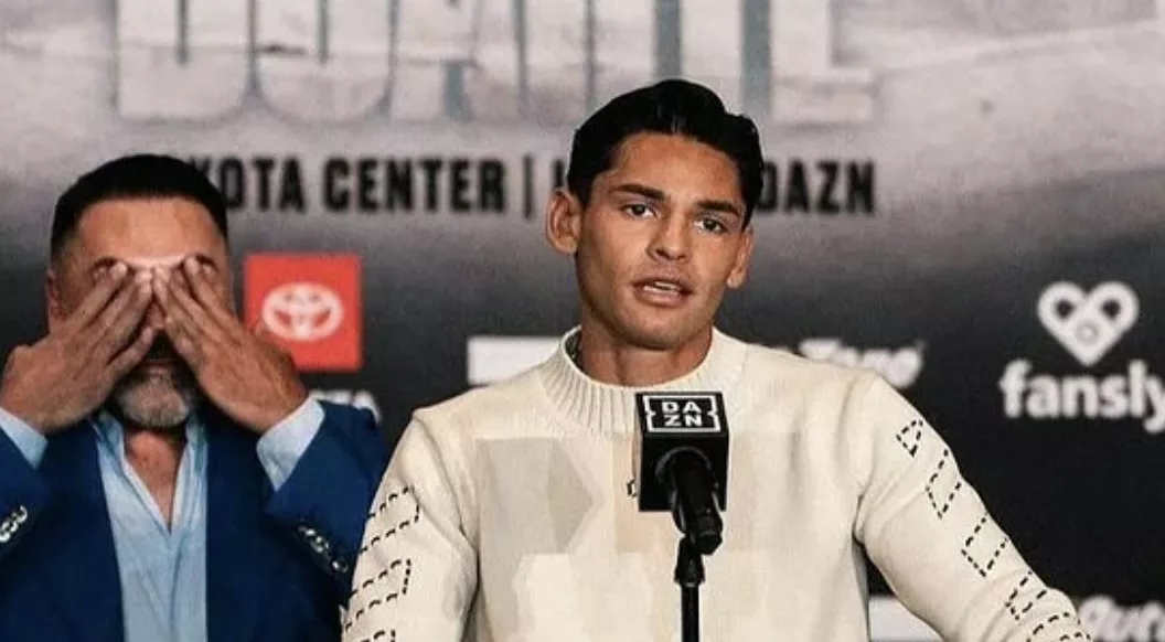 De La Hoya Says Garcia Will Fight Haney – ‘He Looks Ready, It's All Good'