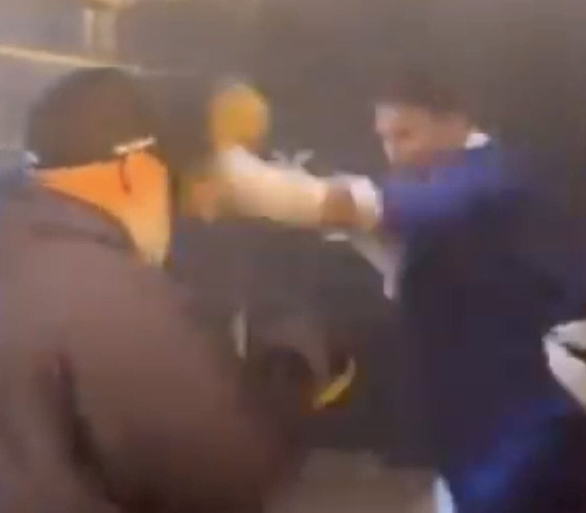 De La Hoya Ridicules Hearn's Boxing Skills – ‘Oscar In One Round'