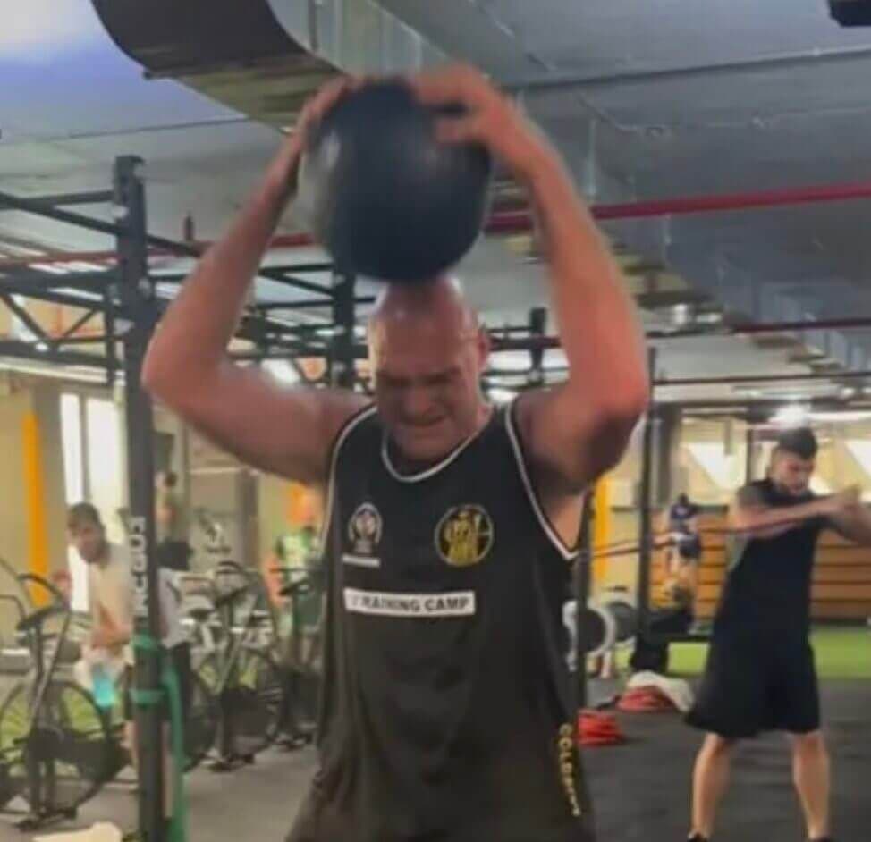 Fury Is In The Best Shape Of His Life – ‘Never Seen Him So Well, Stops Usyk'