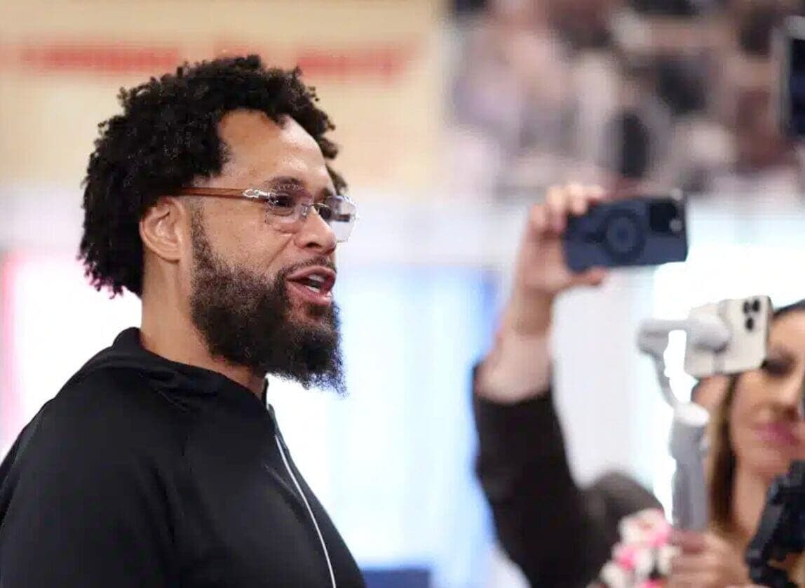 Hearn Tells Devin Haney To Change His Team – Will Bill Be Sacked?