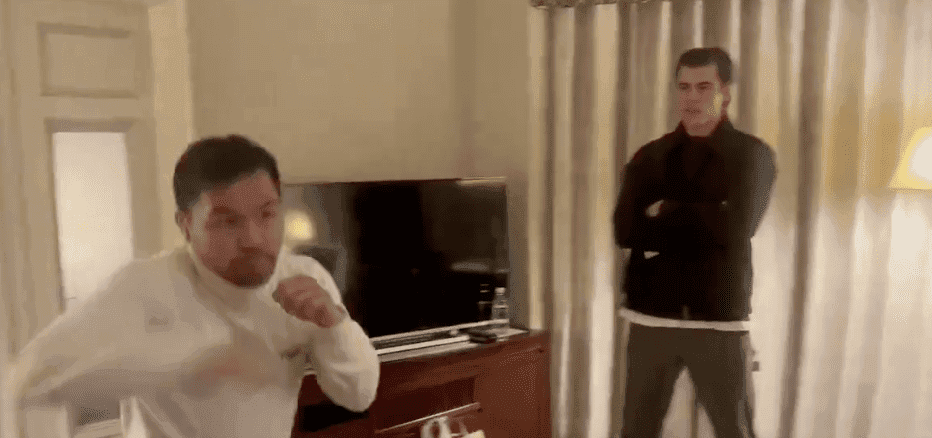 Pacquiao Shows His Blistering Hand Speed – ‘The Man Doesn't Age'
