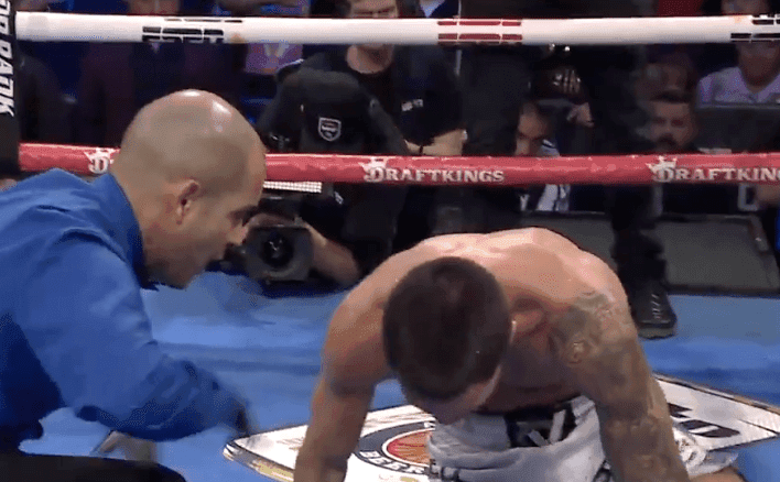 Navarrete Stops Valdez With A Brutal Body Shot