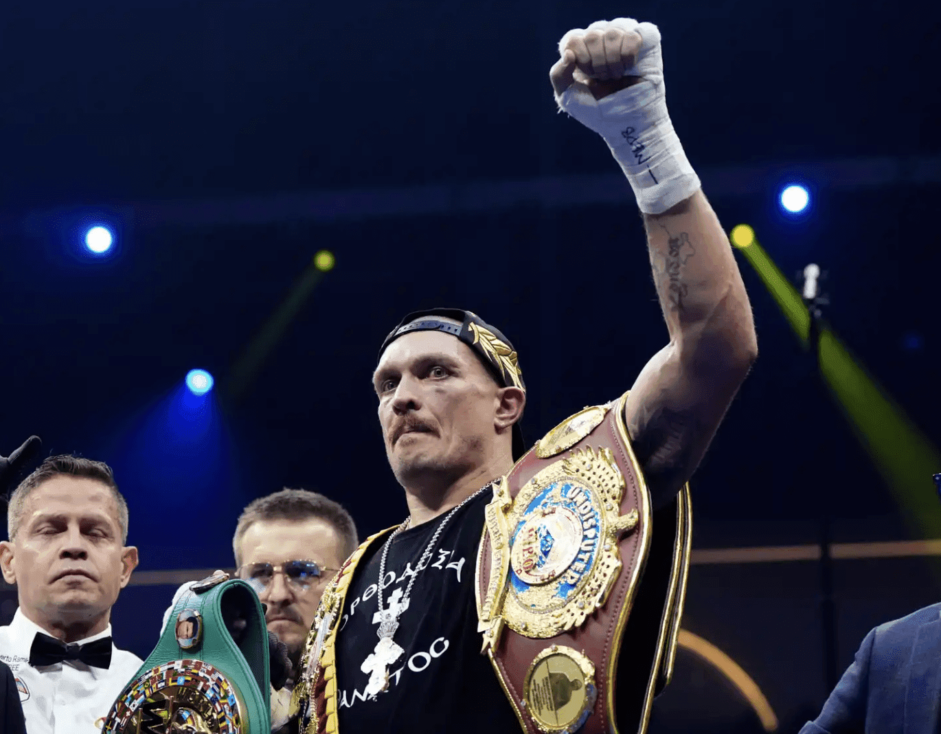 Tim Bradley Rejects Usyk As An All-Time Great – ‘Are You Kidding Me?'