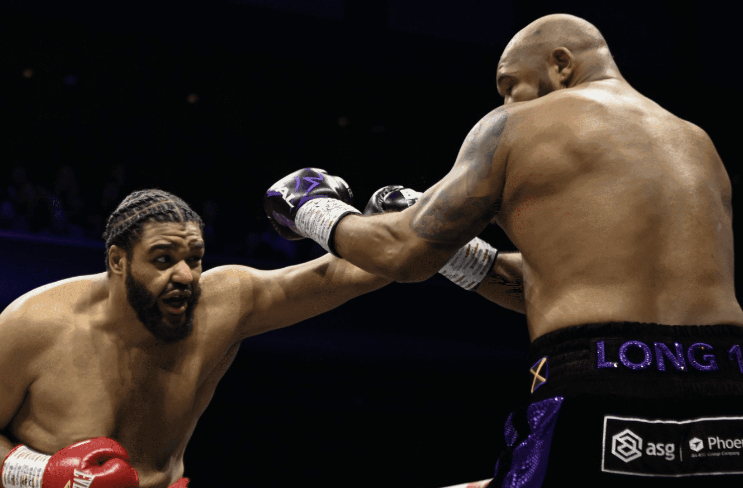 Jeamie TKV Beats Frazer Clarke In An Upset Win