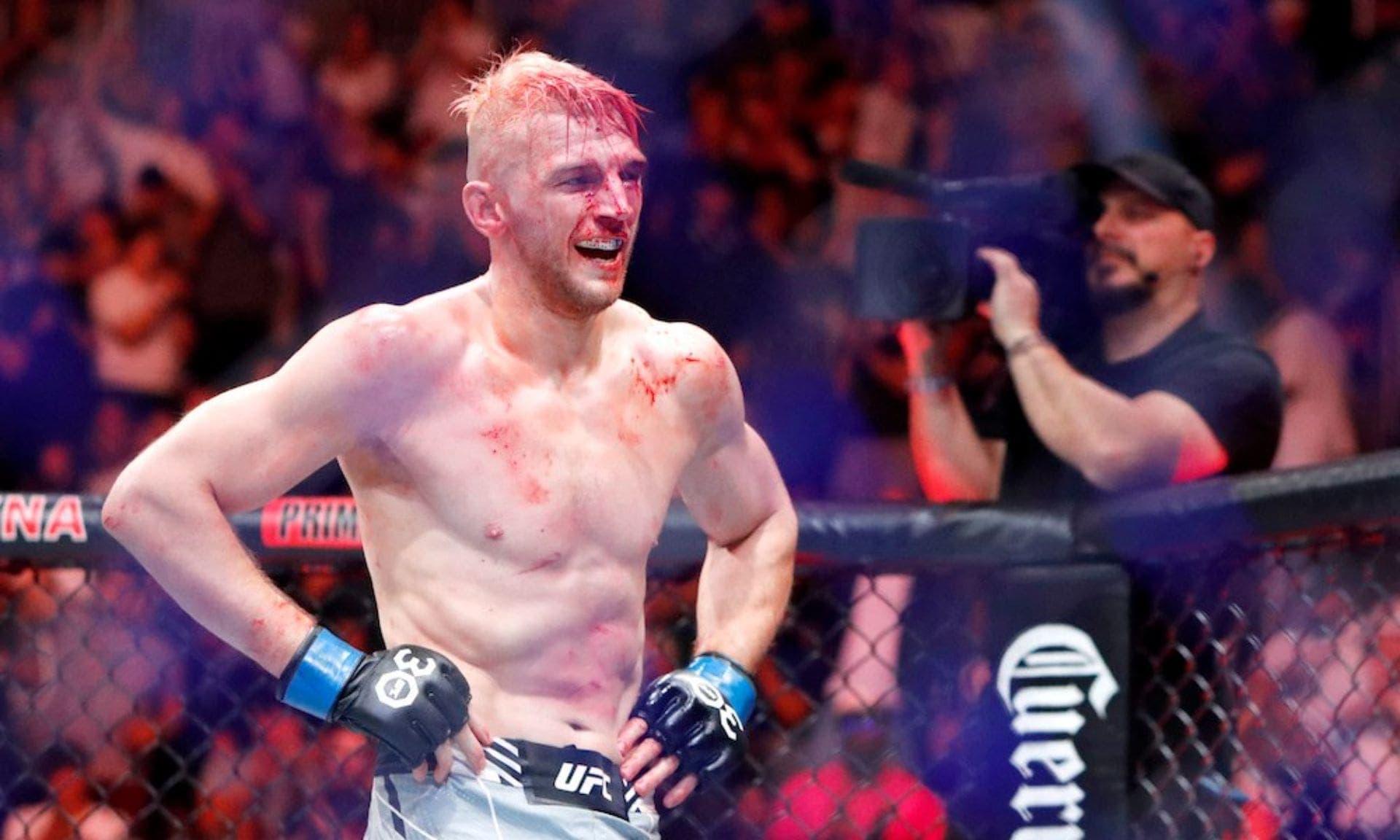 Who Fights Green as Hooker Suffers Injury?