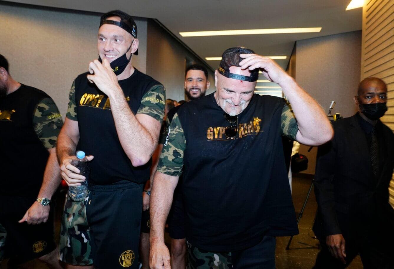 Tyson Fury And Oleksandr Usyk Land In Saudi Arabia – Let The Madness Begin!