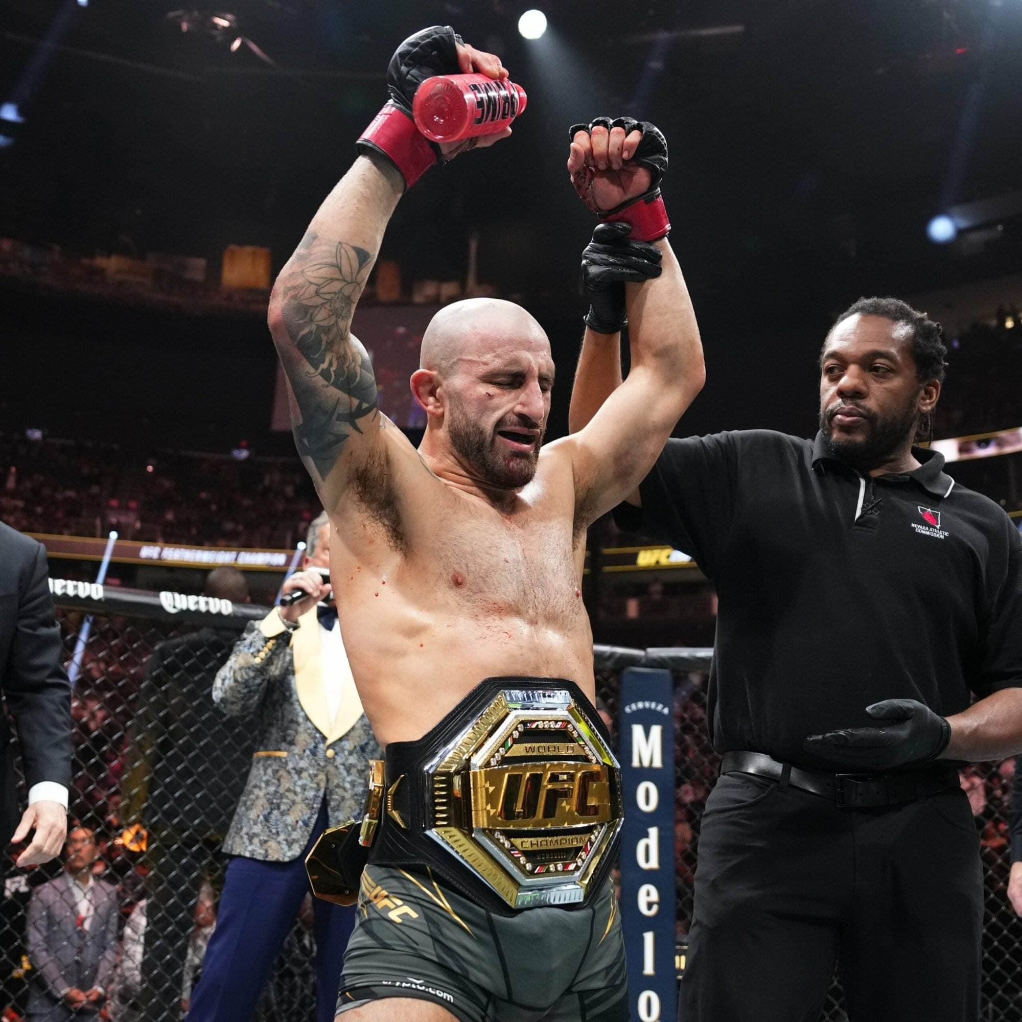 Alexander Volkanovski Retains His Featherweight Title With A Third-Round TKO Win Over Yair Rodriguez