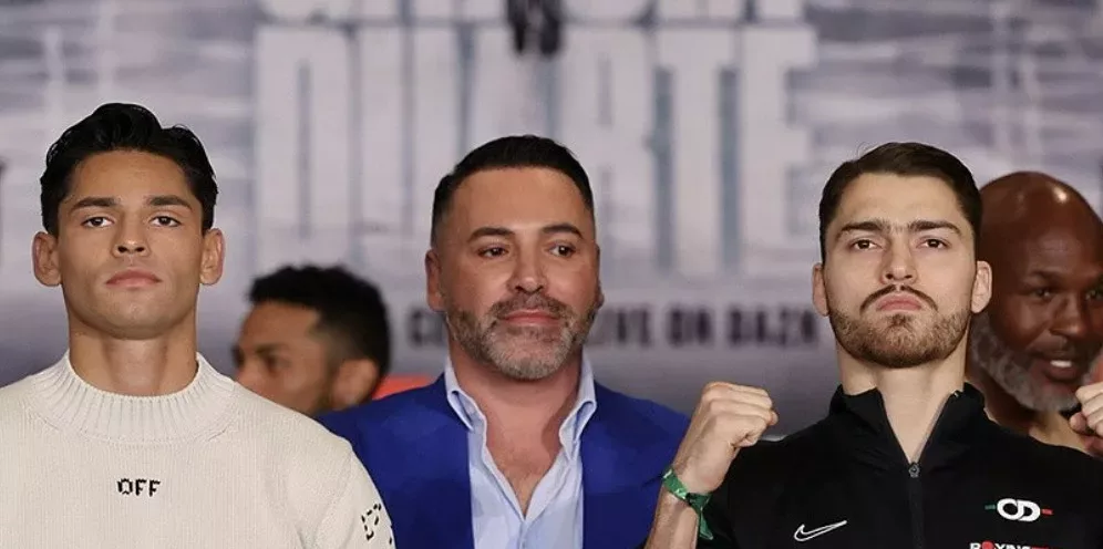De La Hoya Concerned About Garcia's Mental State After Duarte Presser Outburst