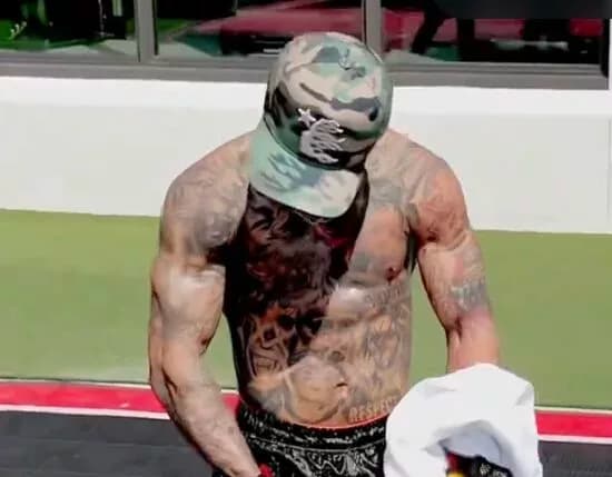 Gervonta Davis Shows Off His Insane New Physique – ‘He's The Best In The World'