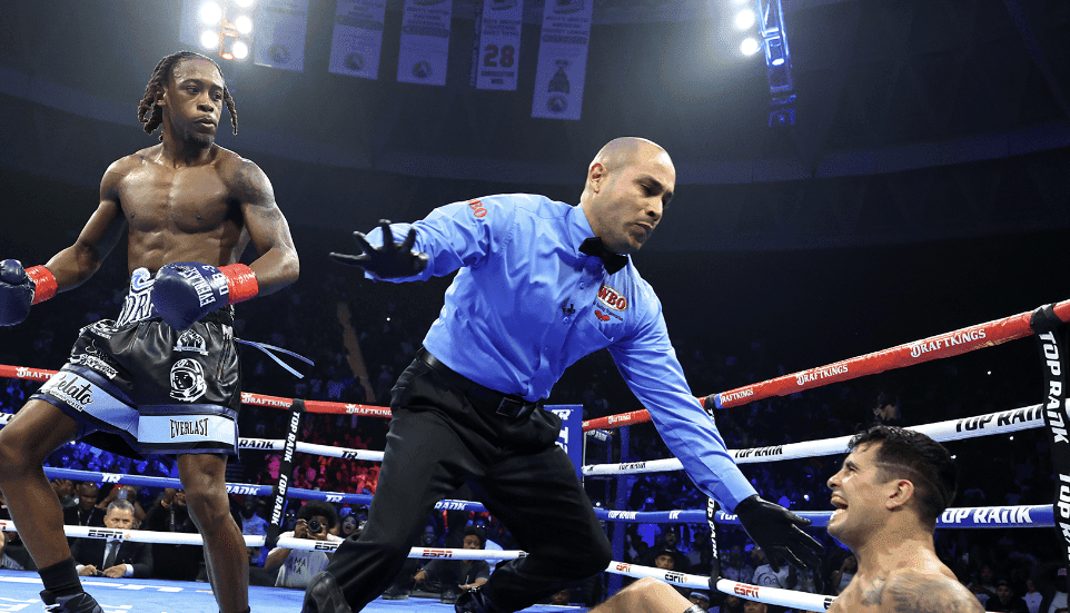 Keyshawn Davis Drops Lemos 3 Times In 2nd-Round Stoppage