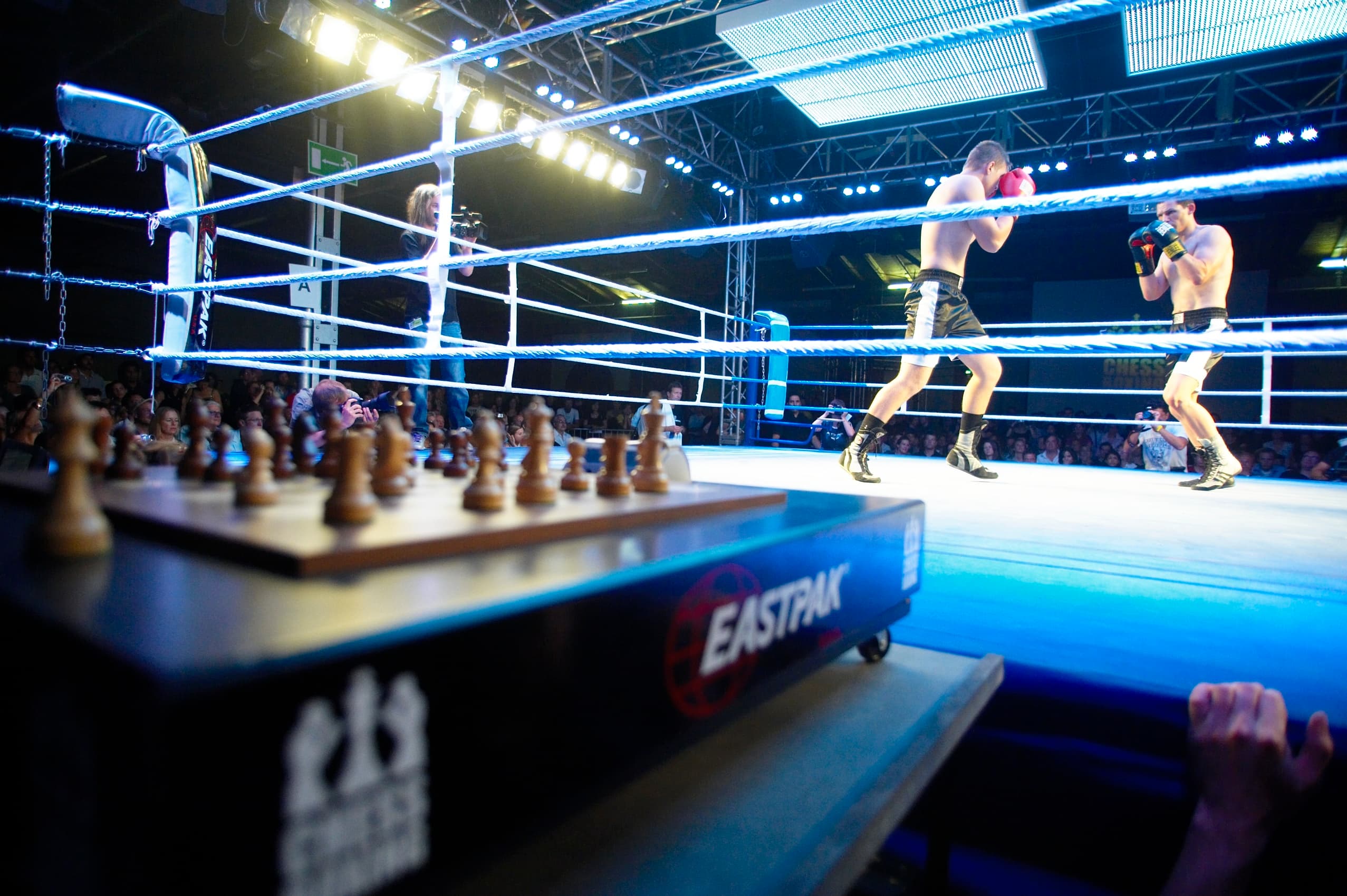 Amy Pu becomes first female pro referee in British boxing