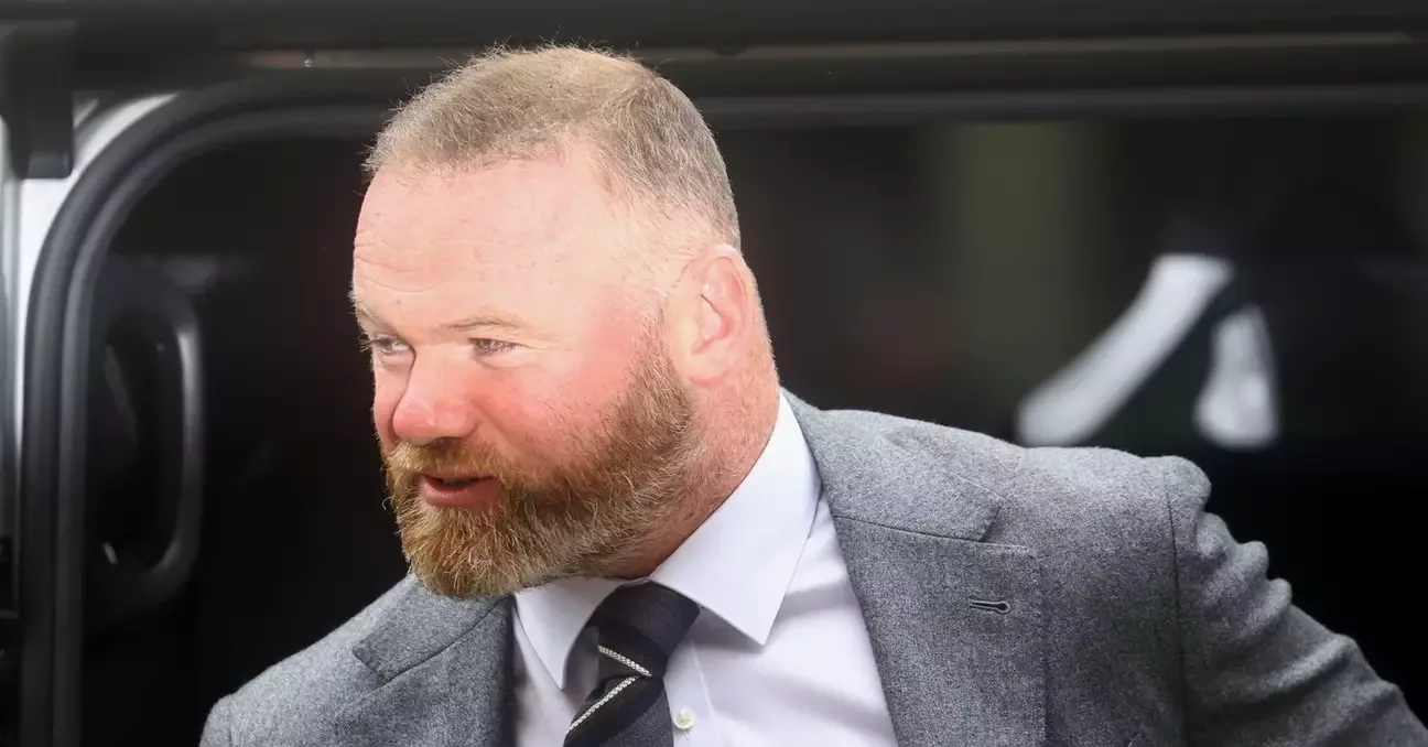 Fans React As United Legend Wayne Rooney Is In Talks With Misfits - 'I Would Smoke That Grandpa'