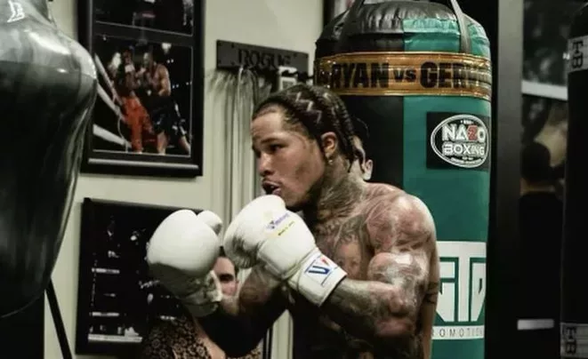 Davis Becomes The Full WBA Champ