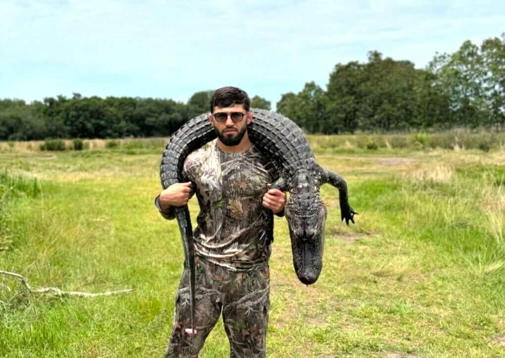 Tsarukyan Chokes Out Alligator; Says Makhachev Is 'Easy Work'