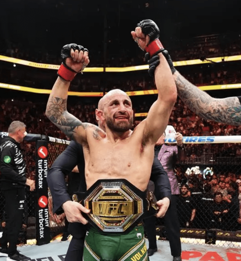 Pros React To Volkanovski Becoming Champ - 'Volk Is Back'