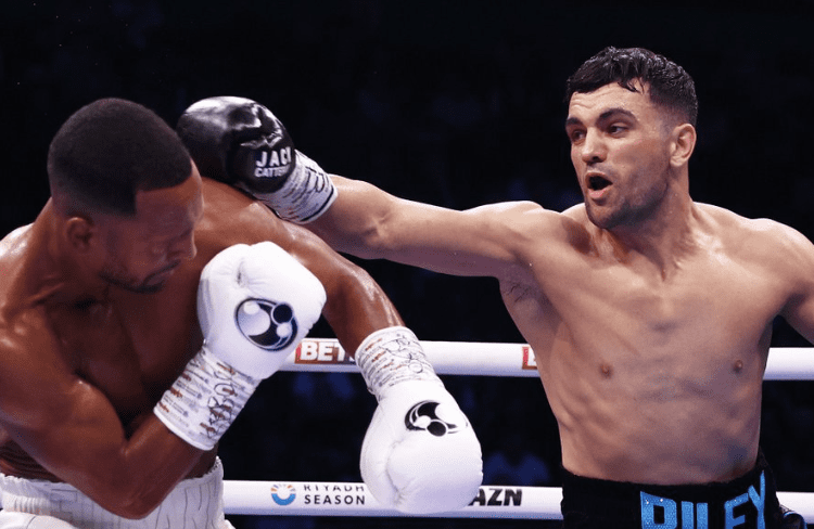 Catterall Wins Technical Decision Over Eubank After Head Clash!