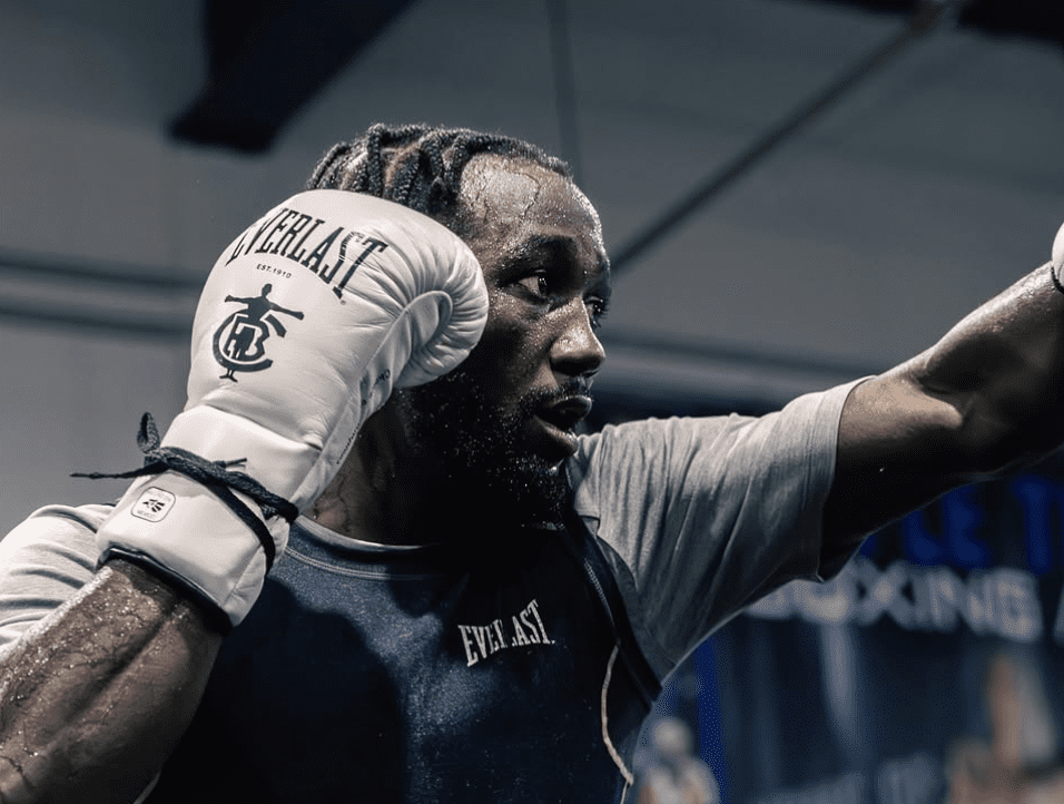 Fans React As WBO Ranks Crawford #1 At 168
