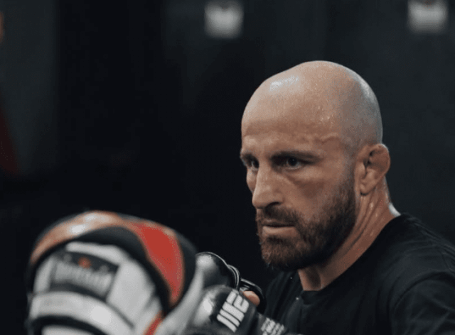 Should Alexander Volkanovski Retire?