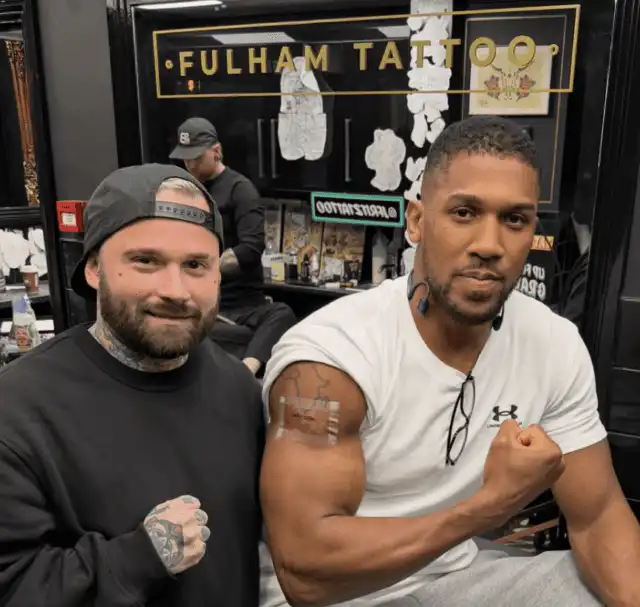 Joshua Shares Heartfelt Tribute To Late Friends | Boxing News